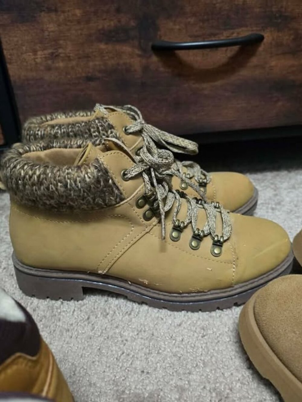 Time and Tru Women's Size 8 Hiking Boots